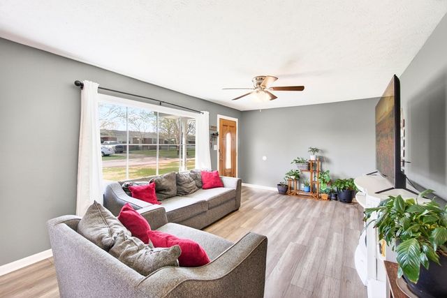 612 Dry Creek Rd, Smithville, TN 37166