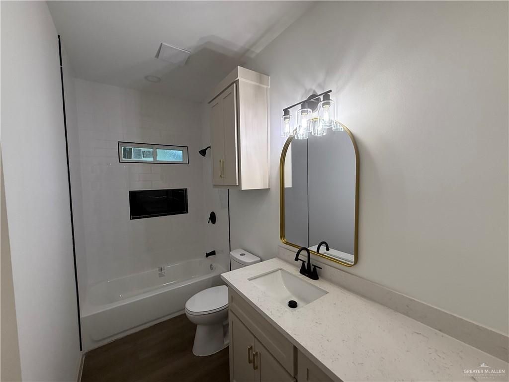 Image 11 of property listing at 805 W Bowe Street, Pharr, TX 78577