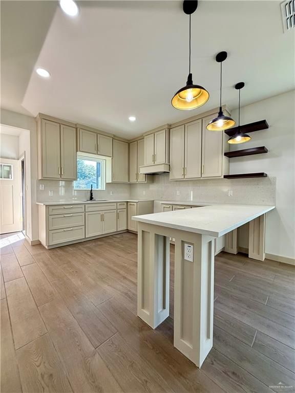 Image 4 of property listing at 805 W Bowe Street, Pharr, TX 78577