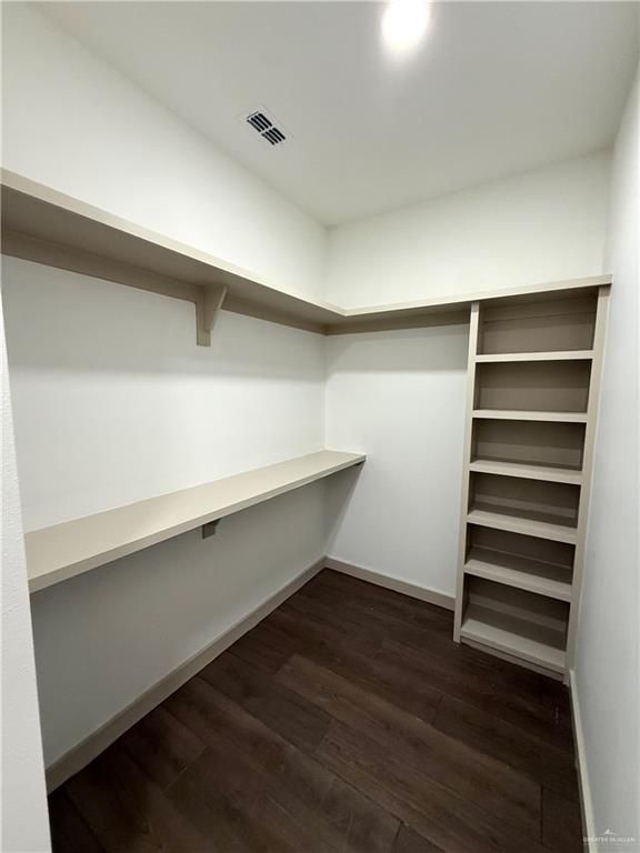 Image 7 of property listing at 805 W Bowe Street, Pharr, TX 78577