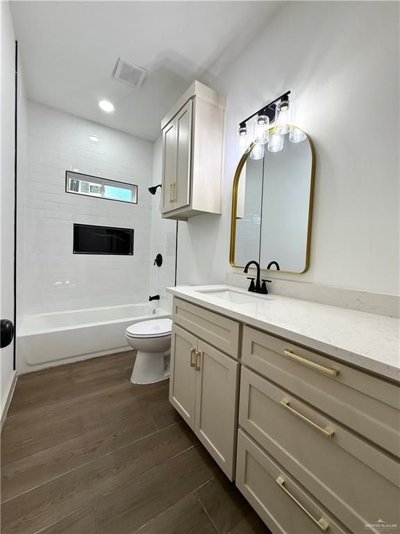 Image 9 of property listing at 805 W Bowe Street, Pharr, TX 78577