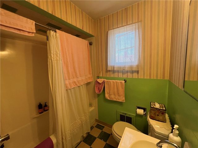 1000 Evans Ave, Mckeesport, PA 15132