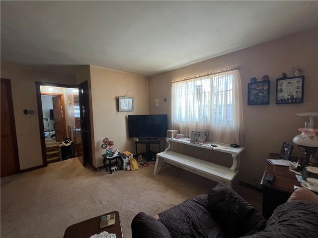 1000 Evans Ave, Mckeesport, PA 15132