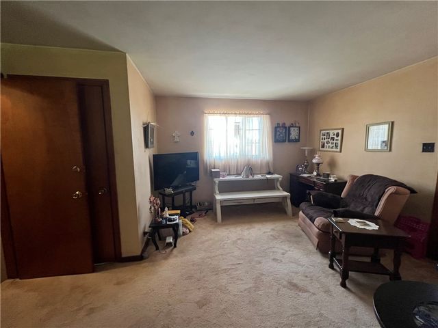 1000 Evans Ave, Mckeesport, PA 15132