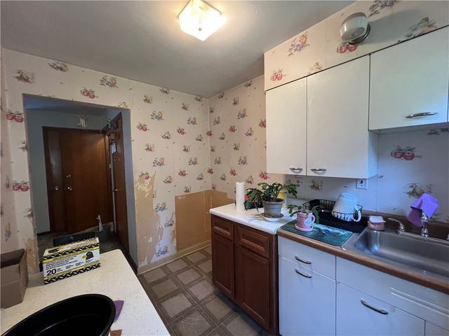 1000 Evans Ave, Mckeesport, PA 15132