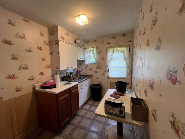 1000 Evans Ave, Mckeesport, PA 15132