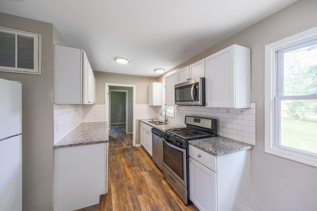 703 Dearborn Road, Valparaiso, IN 46385