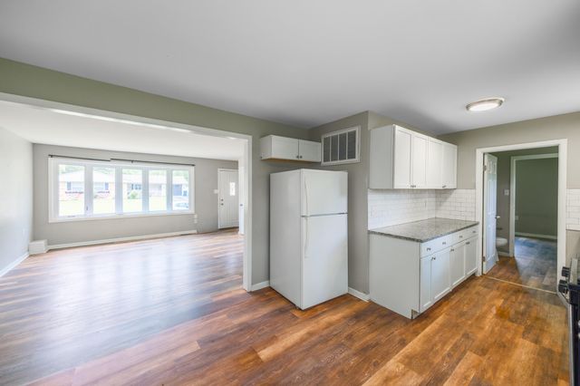 703 Dearborn Road, Valparaiso, IN 46385