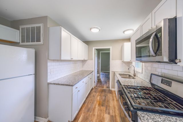 703 Dearborn Road, Valparaiso, IN 46385