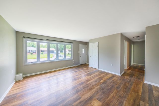 703 Dearborn Road, Valparaiso, IN 46385