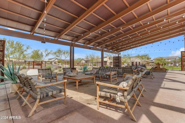 812 E SUMMERSIDE Road, Phoenix, AZ 85042