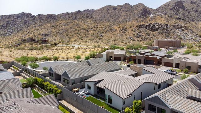 812 E SUMMERSIDE Road, Phoenix, AZ 85042