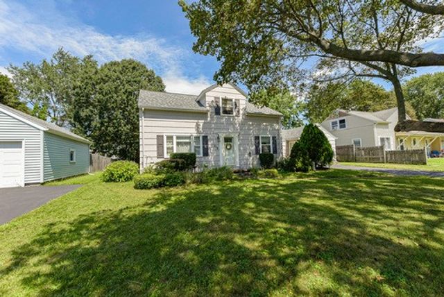 212 Laura Drive, Greece, NY 14626