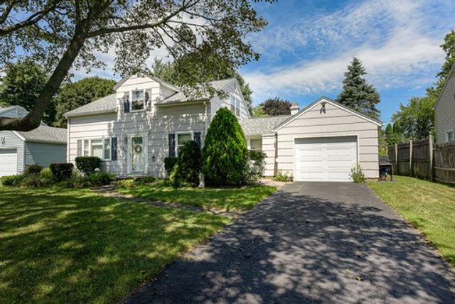 212 Laura Drive, Greece, NY 14626