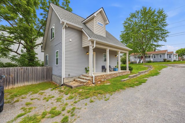 404 Lawrence St, Old Hickory, TN 37138