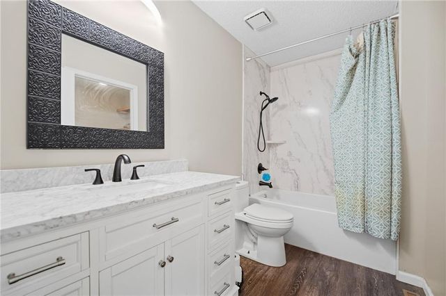 15600 E 2nd Street S, Independence, MO 64050