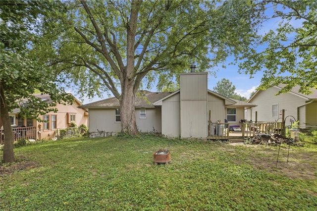15600 E 2nd Street S, Independence, MO 64050