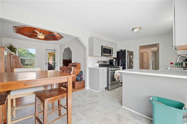 15600 E 2nd Street S, Independence, MO 64050