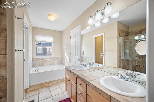 832 Wahsatch Ridge Point, Colorado Springs, CO 80903