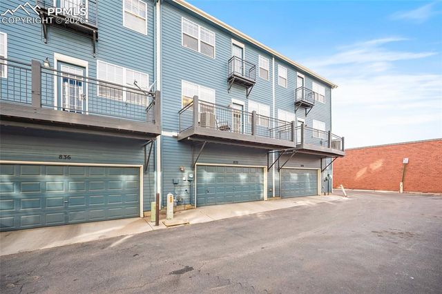 832 Wahsatch Ridge Point, Colorado Springs, CO 80903