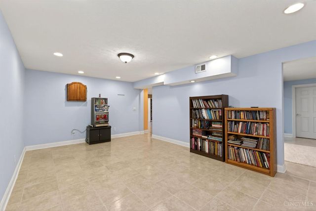 475 Timber Walk Court, Springboro, OH 45066