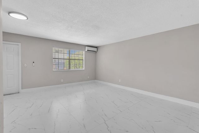 626 SW 14TH Avenue 102, Fort Lauderdale, FL 33312