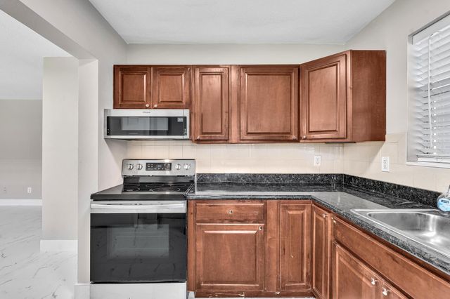 626 SW 14TH Avenue 102, Fort Lauderdale, FL 33312
