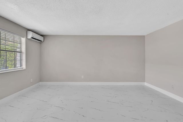 626 SW 14TH Avenue 102, Fort Lauderdale, FL 33312