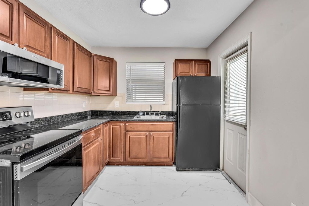 626 SW 14TH Avenue 102, Fort Lauderdale, FL 33312