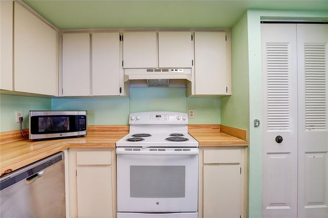 3708 GREENERY COURT 108, Tampa, FL 33618