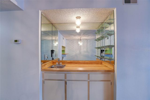 3708 GREENERY COURT 108, Tampa, FL 33618