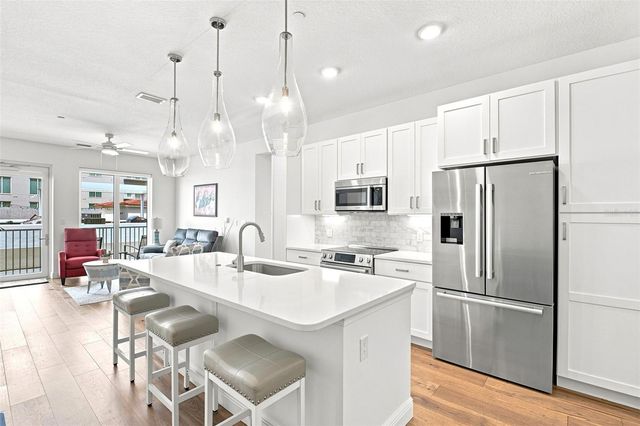 600 3RD AVENUE S 302, St Petersburg, FL 33701