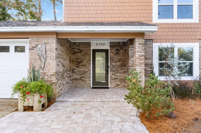 2709 Sunrunner Lane, Gulf Breeze, FL 32563