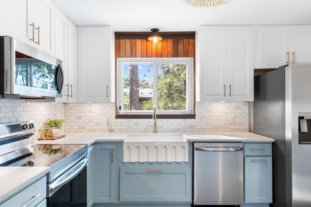 2709 Sunrunner Lane, Gulf Breeze, FL 32563