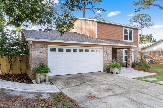 2709 Sunrunner Lane, Gulf Breeze, FL 32563