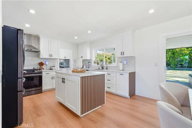 4563 Hempstead St, Simi Valley, CA 93063