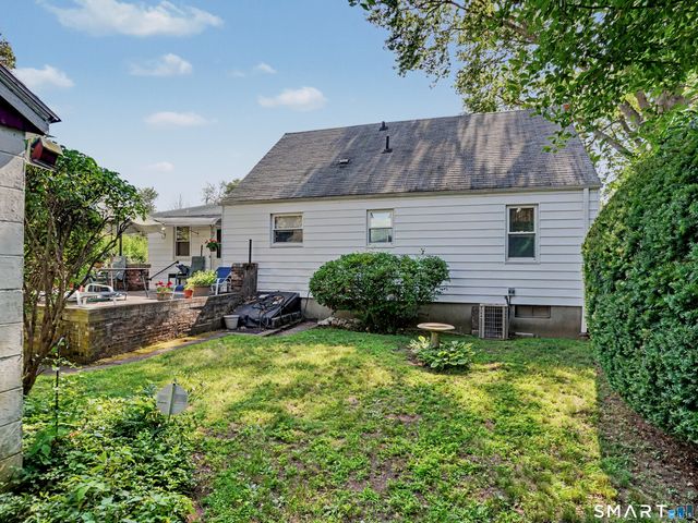 64 Breyer Avenue, Bridgeport, CT 06606