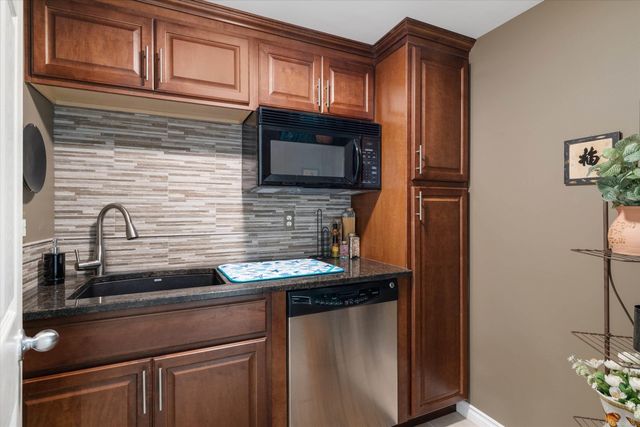 68223 Hillside Lane, Washington, MI 48095