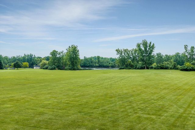 68223 Hillside Lane, Washington, MI 48095