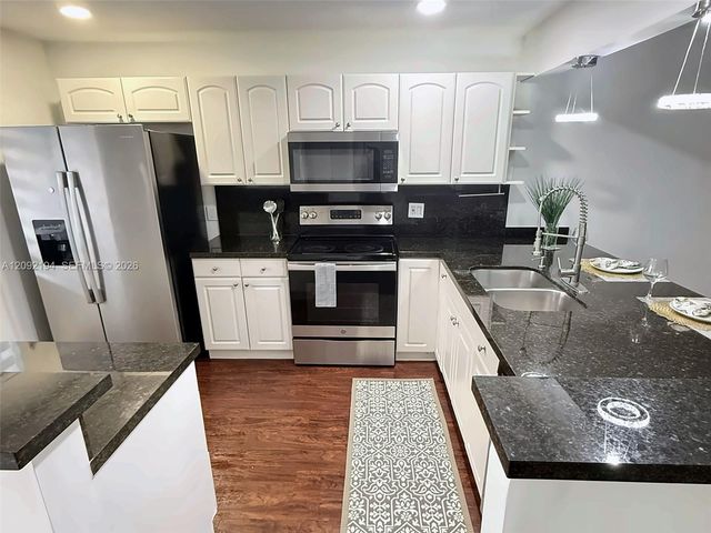 16571 Blatt Boulevard 203, Weston, FL 33326