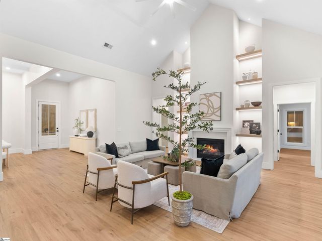 3364 Fairview Road, Fountain Inn, SC 29644