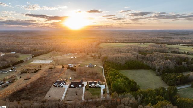 3364 Fairview Road, Fountain Inn, SC 29644