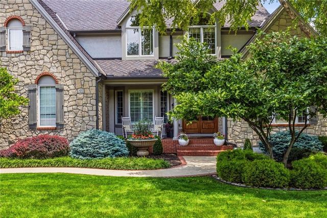 14107 Manor Road, Leawood, KS 66224
