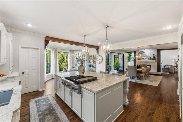 14107 Manor Road, Leawood, KS 66224