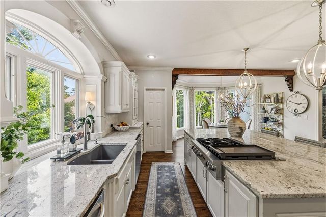 14107 Manor Road, Leawood, KS 66224