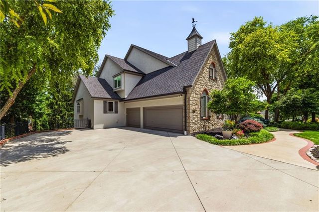 14107 Manor Road, Leawood, KS 66224