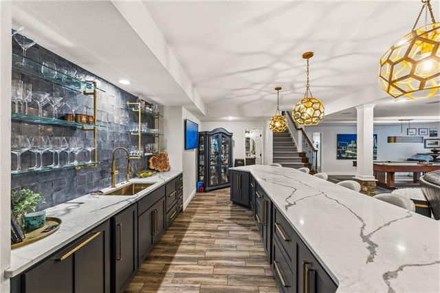 14107 Manor Road, Leawood, KS 66224