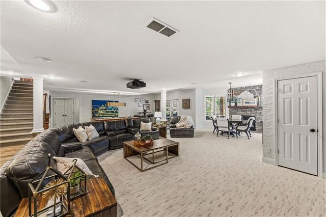 14107 Manor Road, Leawood, KS 66224