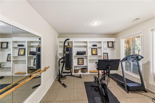 14107 Manor Road, Leawood, KS 66224