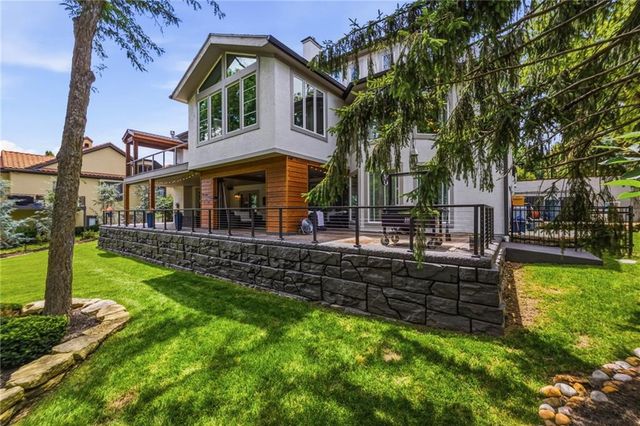 14107 Manor Road, Leawood, KS 66224